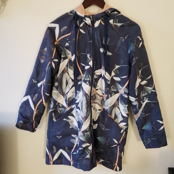 Two sided  Windbreaker with a floral pattern - Picture 1 of 8